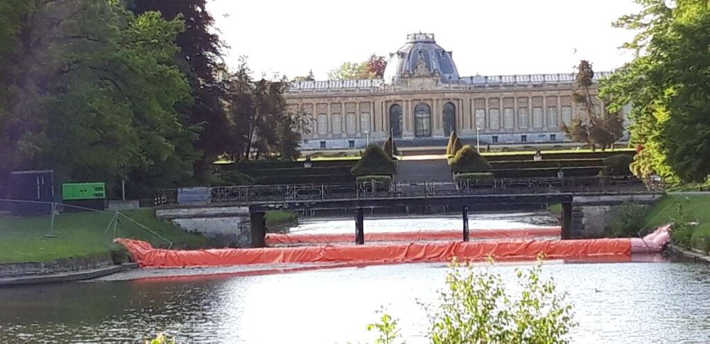 Using-Water-Filled-Barriers-for-Bridge-Repair-5