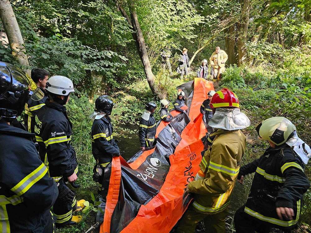 Young-members-of-the-Emergency-Preparedness-4