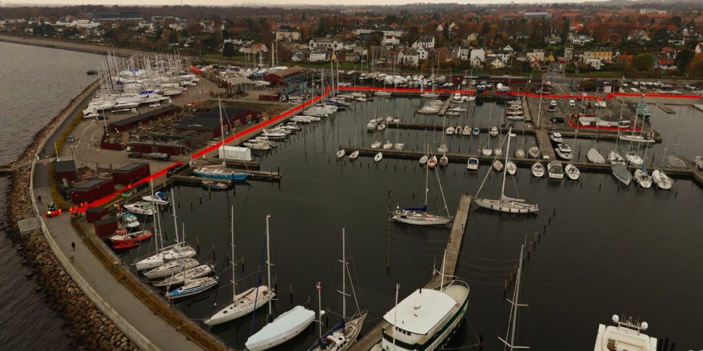 Sideview image of EasyWall at Skovshoved Harbor